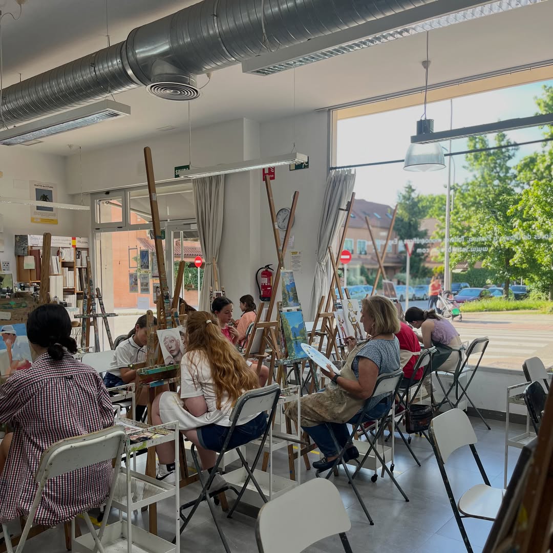 🎨 Las clases de DIBUJO Y PINTURA en #leticiazarzaestudiodearte continúan durante todo el mes de junio, ¡hasta el día 28!